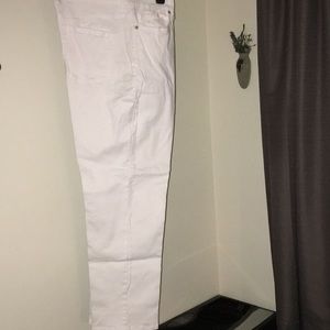 New without tags white jeans